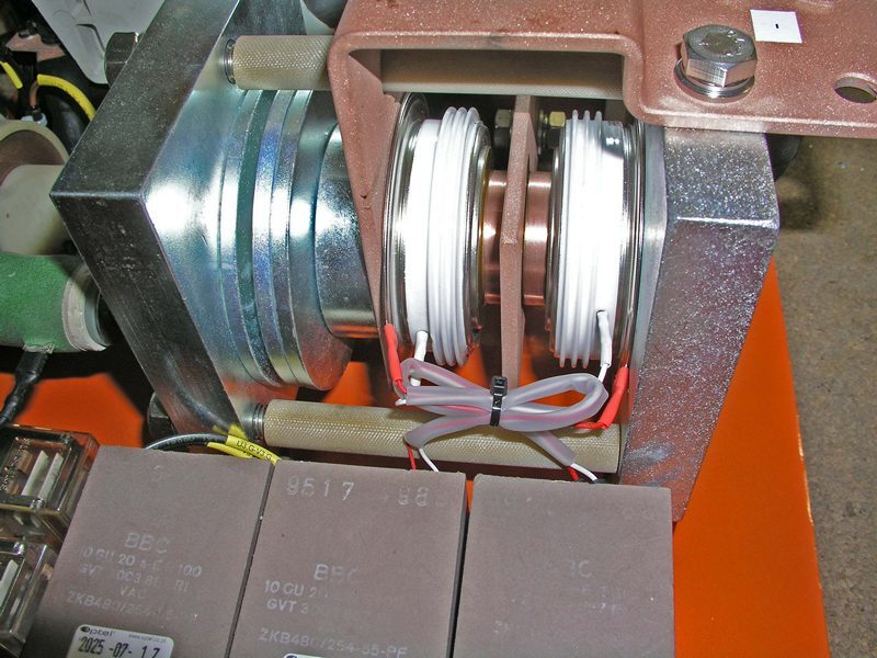 Moduł zabezpieczenia falownika napędowego lokomotywy DE 6400 Moduł zabezpieczenia falownika napędowego lokomotywy DE 6400